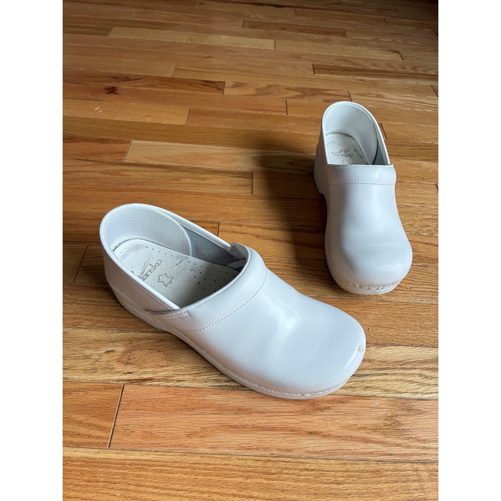 Dansko Professional White Leather Clogs Womens Size 41 EU 10.5-11 US Work Shoes